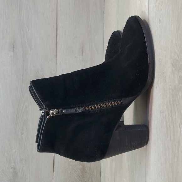 Cole Haan Womens Ankle Suede Sides Zip Nunuck Heels boots sz 9.5B - Picture 2 of 15